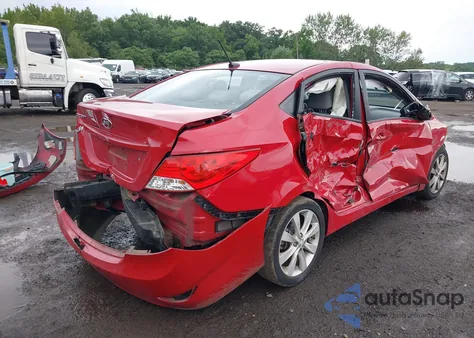 2013 Hyundai Accent Gls z USA, uszkodzony, nr VIN KMHCU4AE4DU321956